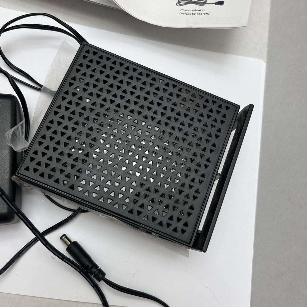 NETGEAR 🛜 N300 WiFi Router, model WNR2000 - Picture 13 of 15